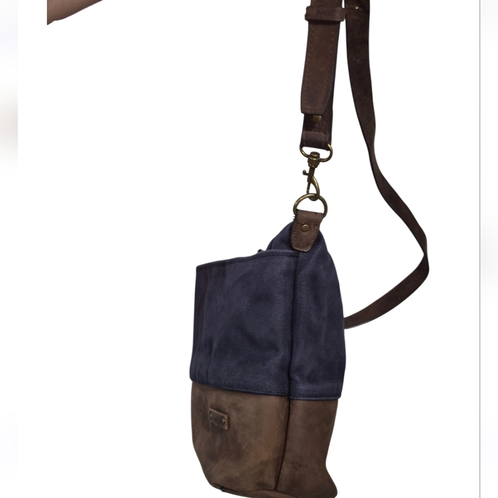 L.L. Bean Navy and Brown Crossbody Bag - Picture 3 of 7